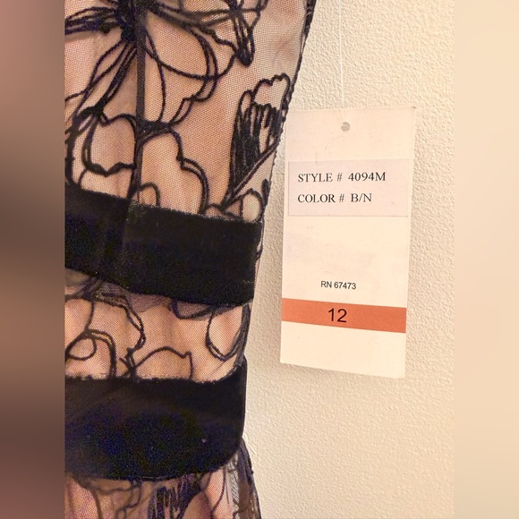 Taylor Black and Nude Floral Dress - Picture 8 of 8